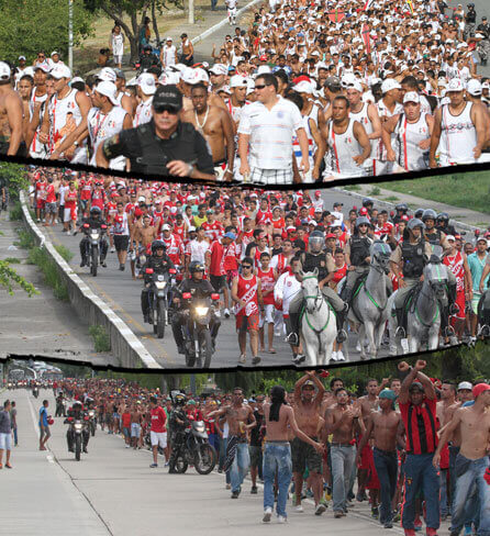 Montagem de fotos com as torcidas organizadas a caminho dos estádios, escoltadas pela polícia